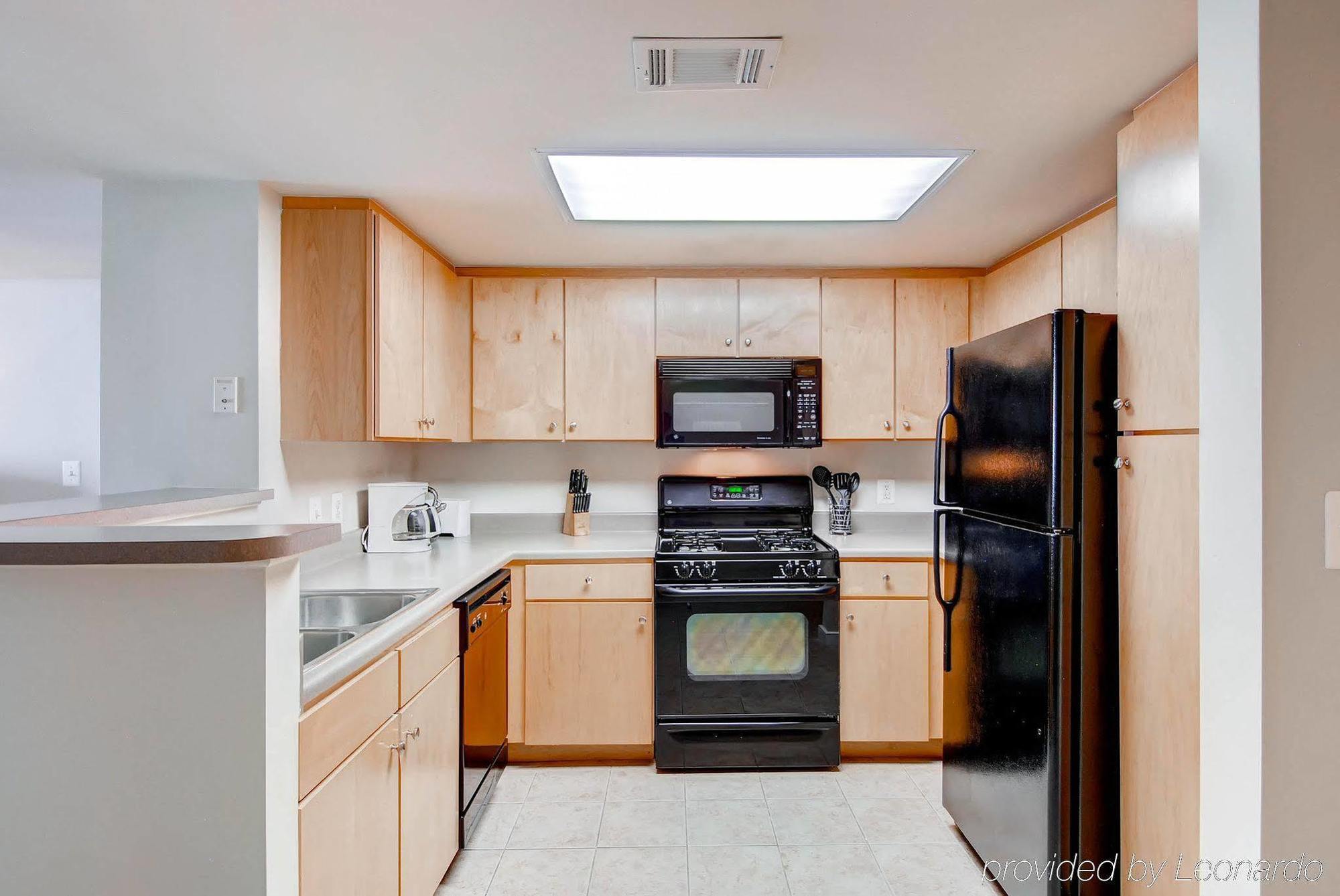 Madison Hospitality At 1401 Joyce Street Арлингтон Экстерьер фото